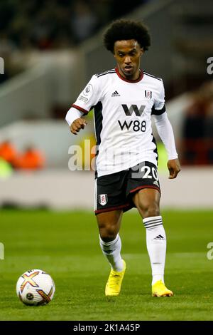 Nottingham, Regno Unito. 16th Set, 2022. 16th settembre 2022; il City Ground, Nottingham, Nottinghamshire, Inghilterra; Premier League Football, Nottingham Forest contro Fulham; Willian di Fulham Credit: Action Plus Sports Images/Alamy Live News Foto Stock