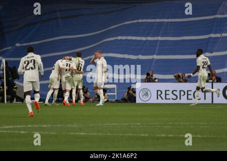 Madrid, Madrid, Spagna. 15th Set, 2022. Real Madrid celebra il suo secondo goal.During la partita giocata tra Real Madrid e RB Leipzig. Vittoria del Real Madrid da 2 a 0 con gli obiettivi di fede Valverde e Asensio in tempo di infortunio. (Credit Image: © Jorge Gonzalez/Pacific Press via ZUMA Press Wire) Foto Stock