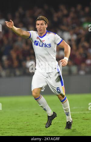 Salerno, Italia. 16th Set, 2022. Federico Baschirotto di Lecce USA Gesticulates durante la Serie Una partita tra US Salernitana 1919 e US Lecce allo Stadio Arechi (Foto di Agostino Gemito/Pacific Press) Credit: Pacific Press Media Production Corp./Alamy Live News Foto Stock