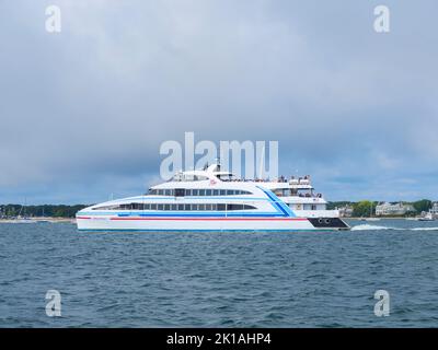 HY Line Crociere nave traghetto Grey Lady a Lewis Bay in direzione Nantucket, nella città di Barnstable, Cape Cod, Massachusetts, ma, USA. Foto Stock