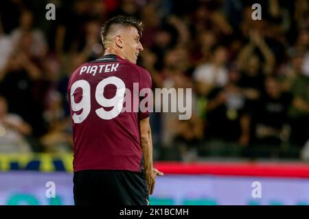 L'attaccante polacco di Salernitana Krzysztof Piatek durante la Serie Una partita di calcio tra Salernitana e Lecce allo Stadio Arechi di Salerno, nel sud Italia, il 16 settembre 2021. Foto Stock