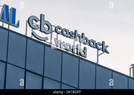 Podgorica, Montenegro - 4 giugno 2022: Logo e segno del CB Cashback World. Foto Stock