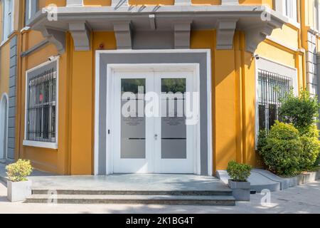 Tirana, Albania - 4 giugno 2022: Ministero dell'Istruzione, dello Sport e della Gioventù. Foto Stock