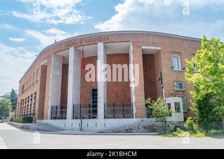 Tirana, Albania - 4 giugno 2022: La Banca d'Albania (albanese: Banka e Shqiperise) Banca centrale d'Albania. Foto Stock