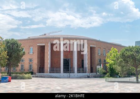 Tirana, Albania - 4 giugno 2022: Sede della Banca d'Albania, in piazza Skanderbeg di Tirana. Foto Stock