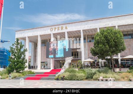 Tirana, Albania - 4 giugno 2022: Teatro Nazionale dell'Opera e Balletto d'Albania. Foto Stock
