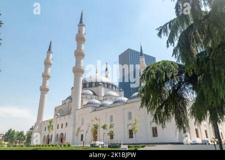 Grande Moschea di Tirana o Moschea di Namazgah a Tirana, Albania. Foto Stock