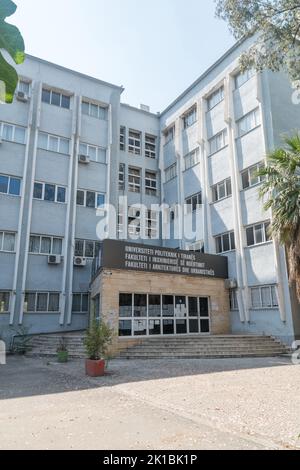 Tirana, Albania - 4 giugno 2022: Università Politecnica di Tirana, Facoltà di Ingegneria, Facoltà di architettura. Foto Stock