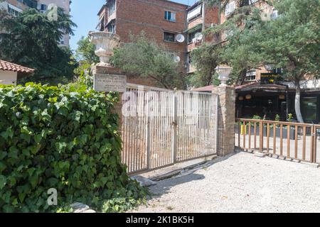 Tirana, Albania - 4 giugno 2022: Ingresso a Tirana Mosaic (albanese: Mozaiku i Tiranes). Foto Stock