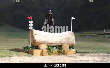 Roma, Italia. 17th Set, 2022. A Protoni del Vivaro a Roma il Campionato Mondiale FEI. Corsa di fondo. In questa foto: Astier Nicolas (Foto di Paolo Pizzi/Pacific Press) Credit: Pacific Press Media Production Corp./Alamy Live News Foto Stock