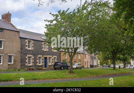 Città Yetholm, confini scozzesi, Regno Unito - Un piccolo villaggio sul sentiero a lunga distanza di Saint Cumberts Way Foto Stock