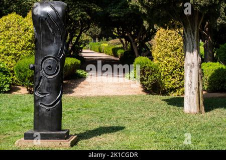 Joan Miró (spagnolo, 18931983), Figura, 1976, bronzo fuso a cera persa, giardino Marivent, Palma, Maiorca. Foto Stock