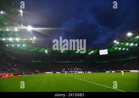 MOENCHENGLADBACH, GERMANIA - 17 SETTEMBRE 2022: Parco Borussia. La partita di calcio della Bundesliga Borussia Mönchengladbach contro RB Leipzig Foto Stock