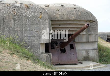 Batteria Longues-sur-Mer, L, Francia - 21 agosto 2022: Batteria pistola del Muro Atlatico in Normandia Foto Stock