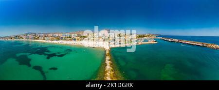 Veduta aerea del drone di la Vila Joiosa Villajoyosa, Provincia di Alicante, Costa Blanca, Spagna Foto Stock