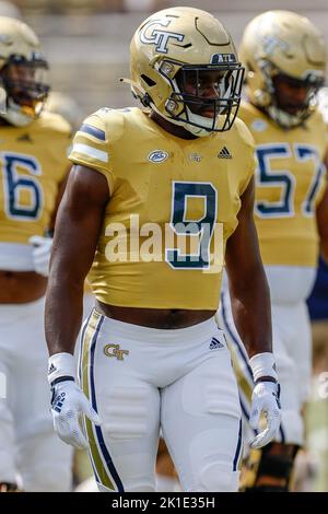 Atlanta, Georgia. 17th Set, 2022. Georgia Tech's Avery Boyd (9) prima della partita di football NCAA con le giacche gialle della Georgia Tech e i ribelli della Ole Miss, giocata allo stadio Bobby Dodd nel campus della Georgia Tech ad Atlanta, Georgia. OLE Miss chiude le giacche gialle, 42-0. Cecil Copeland/CSM/Alamy Live News Foto Stock