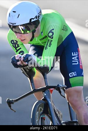 Wollongong, Australia. 18th Set, 2022. Lo sloveno Tadej Pogacar è stato raffigurato in azione durante il singolo crono maschile al Campionato Mondiale UCI Road Cycling 2022, a Wollongong, Australia, domenica 18 settembre 2022. I Mondi si svolgono dal 18 al 25 settembre. FOTO DI BELGA DIRK WAEM Credit: Agenzia Notizie di Belga/Alamy Live News Foto Stock