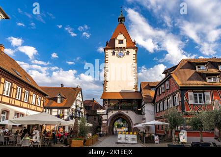 Das Kinzigtor in Gengenbach, Schwarzwald, Baden-Württemberg, Deutschland | City gate Kinzigtor in Gengenbach, Foresta Nera, Baden-Württemberg, Tedesco Foto Stock