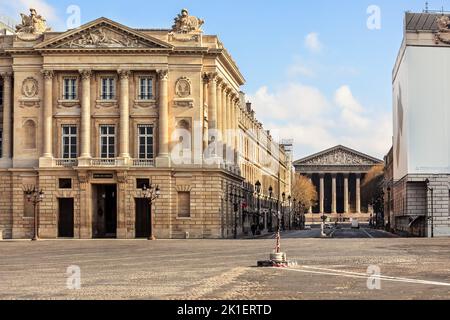 Francia. Parigi (75) 31 marzo 2020 - Piazza della Concorde, via Royale e la chiesa della Madeleine sotto il contenimento di Covid-19 Foto Stock