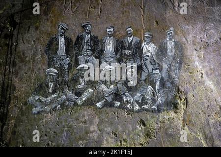 Opere d'arte nei tunnel abbandonati a Dinorwic Slate Quarry, situata vicino ai villaggi di Dinorwig e Llanberis, Snowdonia, Galles del Nord, Regno Unito. Foto Stock