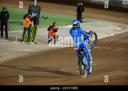 Il polacco Bartosz Zmarzlik è stato il vincitore del torneo 9 di 10 del Kaeser FIM Speedway di sabato alla Skrotfrag Arena di Malilla, Svezia. 17 Settembre 2022.Photo: Stefan Jerrevång / TT / code 60160 Foto Stock