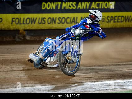 Il polacco Bartosz Zmarzlik è stato il vincitore del torneo 9 di 10 del Kaeser FIM Speedway di sabato alla Skrotfrag Arena di Malilla, Svezia. 17 settembre 2022. Foto: Stefan Jerrevång / TT / code 60160 Foto Stock