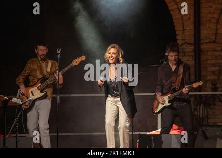 Corte Gesuita, Mantova, Italia, 12 settembre 2022, Irene grandi durante Irene grandi - Concerto di Musica della cantante Italiana Foto Stock