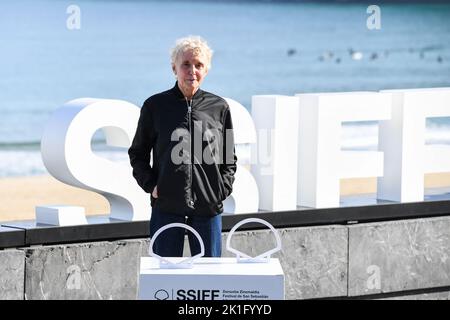 San Sebastian, Spagna. 18th settembre 2022. Claire Denis partecipa alla fotocall ‘avec Amour et Acharnement’ al 70th° Festival Internazionale del Cinema di San Sebastian. Credit: Julen Pascual Gonzalez/Alamy Live News Foto Stock