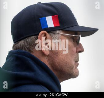 Regensburg, Baviera, Germania. 18th Set, 2022. Il manager francese BRUCE BOCHY guarda la sua squadra giocare nella qualificazione World Baseball Classic contro la Repubblica Ceca nella Armin Wolf Baseball Arena di Ratisbona, Germania. (Credit Image: © Kai Dambach/ZUMA Press Wire) Foto Stock