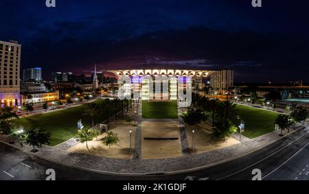 Una vista aerea del centro Dr. Phillips di notte Foto Stock