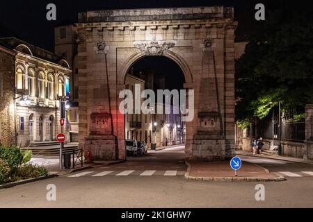 Porte Saint-Nicolas di notte, Borgogna, Beaune Francia. Foto Stock
