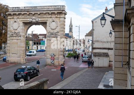 Porte Saint-Nicolas, l'ingresso della città antica a Beaune in Borgogna Francia. Foto Stock
