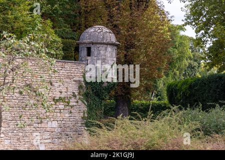 I bastioni intorno alla Città Vecchia a Beaune, Borgogna, Francia. Foto Stock