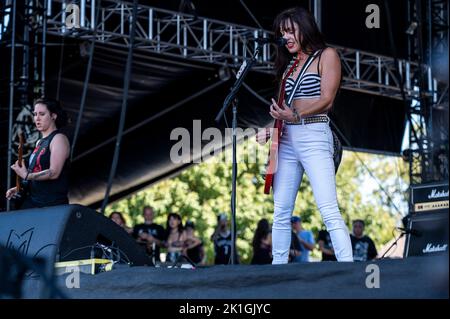 I Bombpops si esibiscono al Riot Fest di Douglas Park domenica 18 settembre 2022 a Chicago, Illinois. (Foto di Christopher Dilts / Sipa USA) Foto Stock