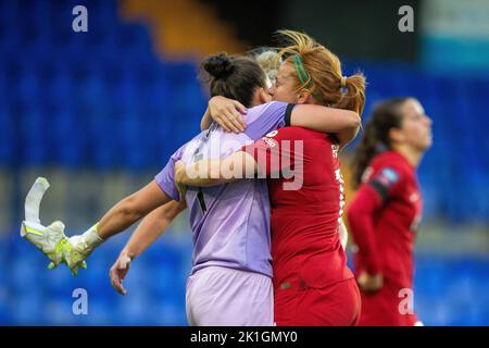 Rachel Furness #10 of Liverpool Women and Rachael Leggs #1 of Liverpool Women celebrare la vittoria durante la fa Women's Super League match Liverpool Women vs Chelsea Women a Prenton Park, Birkenhead, Regno Unito, 18th settembre 2022 (Photo by Phil Bryan/News Images) a Birkenhead, Regno Unito il 9/18/2022. (Foto di Phil Bryan/News Images/Sipa USA) Foto Stock