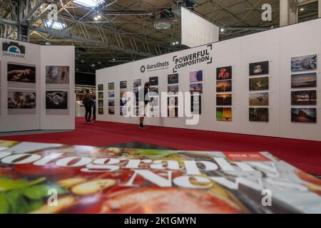 Centro NEC 17 settembre 2022: Fotografi di ogni genere hanno partecipato alla più grande fiera in Inghilterra, Sua Maestà una fotografa appassionata i visitatori hanno avuto il tempo di riflettere sulla regina sui posti a sedere sotto le fotografie lo spettacolo annuale di 4 giorni da Sabato a Martedì di quest'anno lo spettacolo sarà chiuso il Lunedi come un segno di rispetto. Clifford Norton Alamy Foto Stock