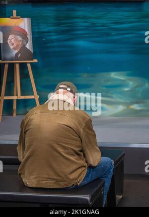 Centro NEC 17 settembre 2022: Fotografi di ogni genere hanno partecipato alla più grande fiera in Inghilterra, Sua Maestà una fotografa appassionata i visitatori hanno avuto il tempo di riflettere sulla regina sui posti a sedere sotto le fotografie lo spettacolo annuale di 4 giorni da Sabato a Martedì di quest'anno lo spettacolo sarà chiuso il Lunedi come un segno di rispetto. Clifford Norton Alamy Foto Stock