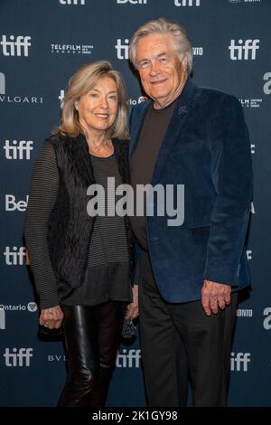 Brooke Hindle e Art Hindle (R) partecipano alla prima edizione di 'Nightalk' durante il Toronto International Film Festival 2022 presso lo Scotiabank Theatre. Foto Stock