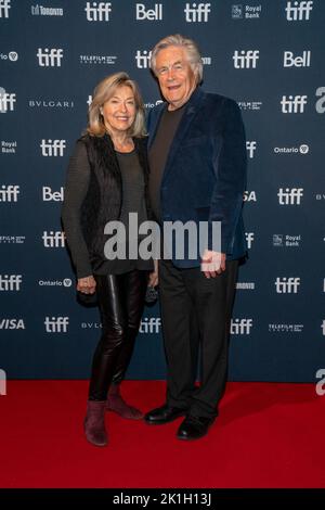 Brooke Hindle e Art Hindle (R) partecipano alla prima edizione di 'Nightalk' durante il Toronto International Film Festival 2022 presso lo Scotiabank Theatre. (Foto di Shawn Goldberg / SOPA Images/Sipa USA) Foto Stock