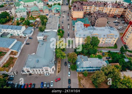 Vecchio quartiere Tatar. Tradizionale quartiere Tatar. Edifici residenziali in un quartiere tranquillo. Vista sul centro della città Foto Stock