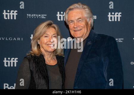 Brooke Hindle e Art Hindle (R) partecipano alla prima edizione di 'Nightalk' durante il Toronto International Film Festival 2022 presso lo Scotiabank Theatre. (Foto di Shawn Goldberg / SOPA Images/Sipa USA) Foto Stock