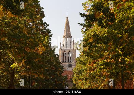 La chiesa collegiata di San Tommaso di Canterbury dal 12th ° secolo, Crepy en Valois. Foto Stock