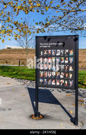 Volo 93 passeggeri e cartello equipaggio al Memorial Plaza del 11th settembre, Flight 93 Memorial a Stoystown, Pennsylvania. Foto Stock