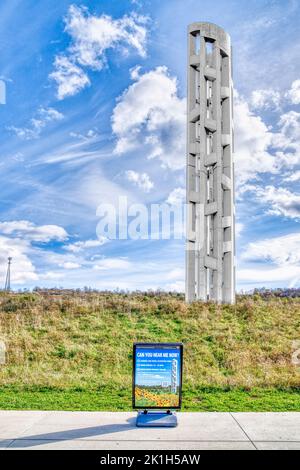 La Torre delle voci con un segno sui suoi suoni del vento al Flight 93 Memorial del 11th settembre a Stoystown, Pennsylvania. Foto Stock