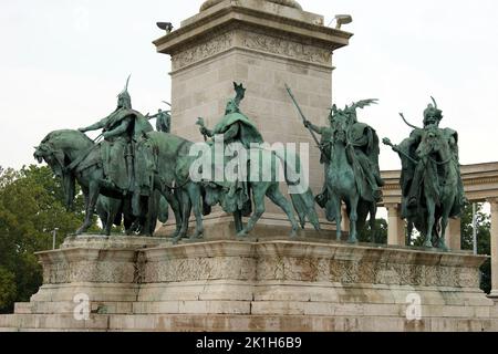 Leggendarie capitani di Ungheresi, dettaglio del gruppo scultoreo al Monumento del Millennio, Budapest, Ungheria Foto Stock