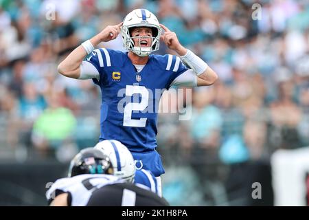 Jacksonville, Stati Uniti. 18th Set, 2022. 18 settembre 2022: Il quartback di Indianapolis Colts MATT RYAN (2) chiama una partita durante la partita di Jacksonville Jaquars contro Indianapolis Colts NFL al TIAA Bank Field Stadium di Jacksonville, Florida, il 18 settembre 2022. Credit: ZUMA Press, Inc./Alamy Live News Foto Stock