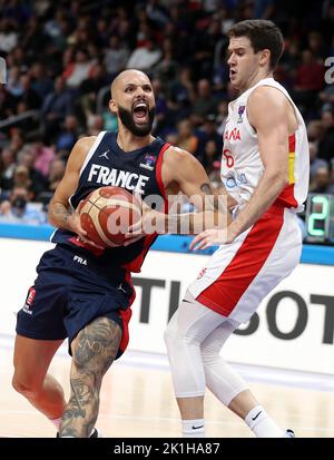 Evan Fournier 10 di Francia, Dario Brizuela 8 di Spagna Spagna vs Francia FIBA EuroBasket 2022 medaglia d'oro match finale match 18.09.2022 Mercedes Benz Arena Berlin © diebilderwelt / Alamy Stock Foto Stock