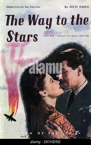 Prima copertina del British Book of the Film per MICHAEL REDGRAVE e ROSAMUND JOHN in THE WAY TO THE STARS 1945 regista ANTHONY ASQUITH sceneggiatura Terence Rattigan Two Cities Films / United Artists Foto Stock