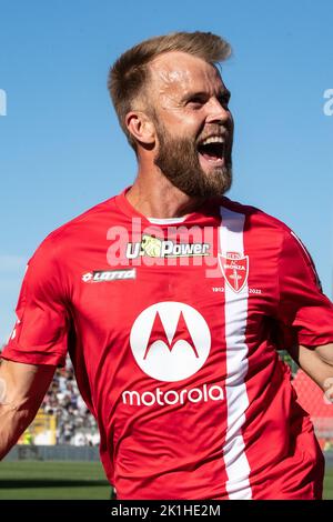 Monza, Italia. 18th Set, 2022. Campionato Italiano di Serie A. Monza VS Juventus 1-0. Christian Gytkjaer, Monza, segna e celebra l'obiettivo della vittoria.- foto copyright: Cristiano BARNI/ATP immagini Credit: SPP Sport Press Photo. /Alamy Live News Foto Stock