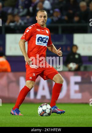 Anderlecht, Belgio. 18th Set, 2022. Kevin Vandendriessche di Kortrijk ha raffigurato durante una partita di calcio tra RSCA Anderlecht e KV Kortrijk, domenica 18 settembre 2022 ad Anderlecht, il 9° giorno della prima divisione del campionato belga della 'Jupiler Pro League' del 2022-2023. BELGA PHOTO DAVID PINTENS Credit: Belga News Agency/Alamy Live News Foto Stock